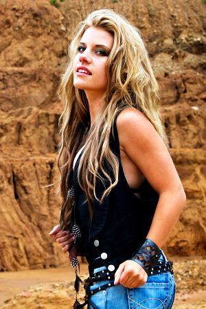 Dave’s Diary - 20/8/13 - Jasmine Rae Interview